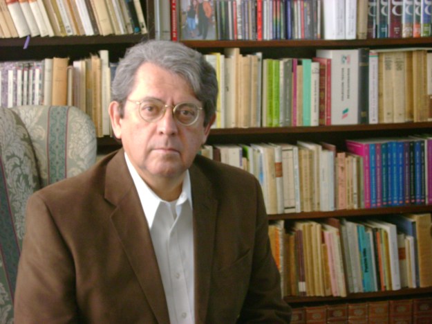 Consultar las obras de Carlos Montemayor